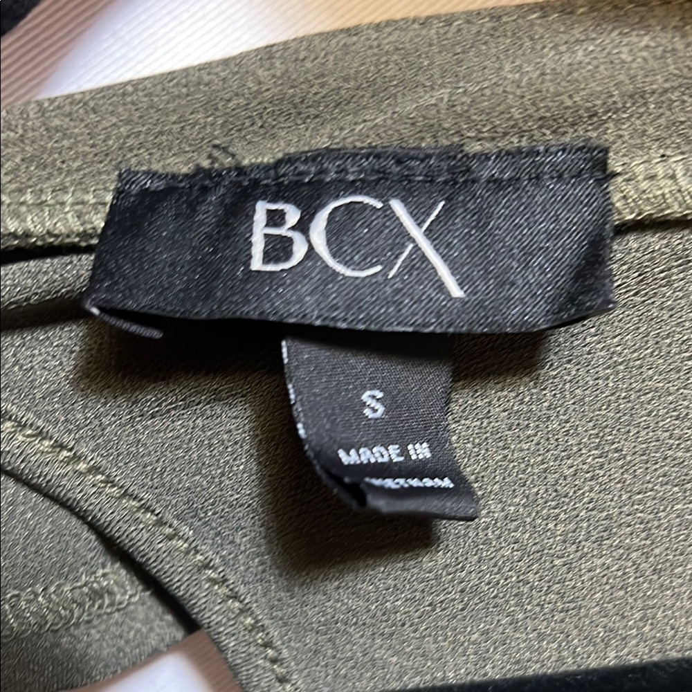 BCX Green Ruffled Tie Front Tank Top - Picture 2 of 4